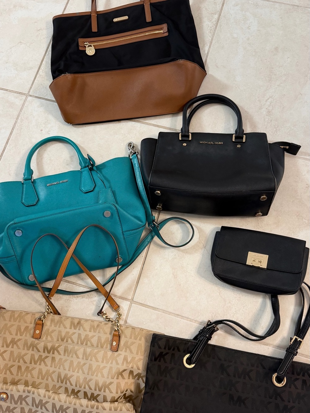 Michael Kors Handbag Reseller Lot 6 Salvage Damaged Purse Tote Satchel Repair